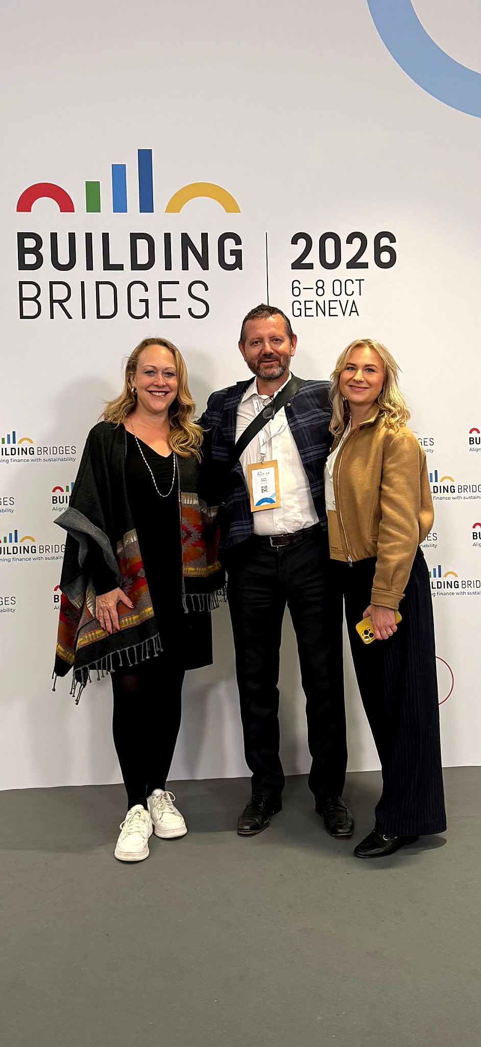 Des participants échangent leurs points de vue pendant Building Bridges 2026